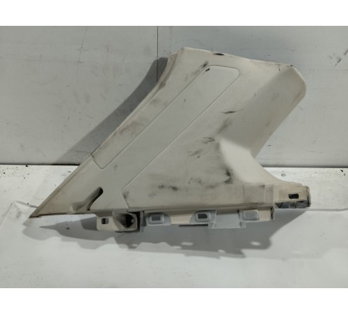 Обшивка задней стойки левая