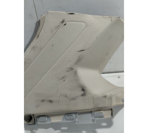 Обшивка задней стойки левая