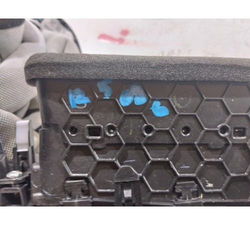 Накладка торпедо центральная с воздушными дефлекторами