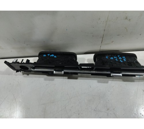 Накладка торпедо центральная с воздушными дефлекторами