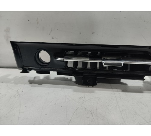 Накладка торпедо центральная с воздушными дефлекторами