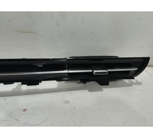 Накладка торпедо центральная с воздушными дефлекторами