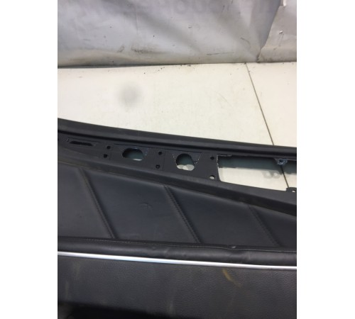 Обшивка двери (передняя, левая)