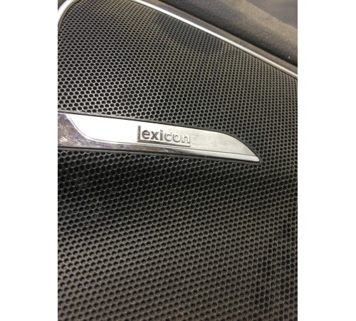 Обшивка двери (передняя, левая)