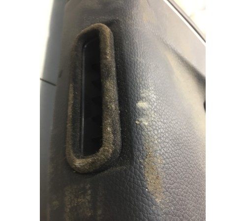 Обшивка двери (передняя, левая)