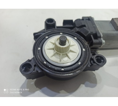 Моторчик стеклоподъёмника передний левый