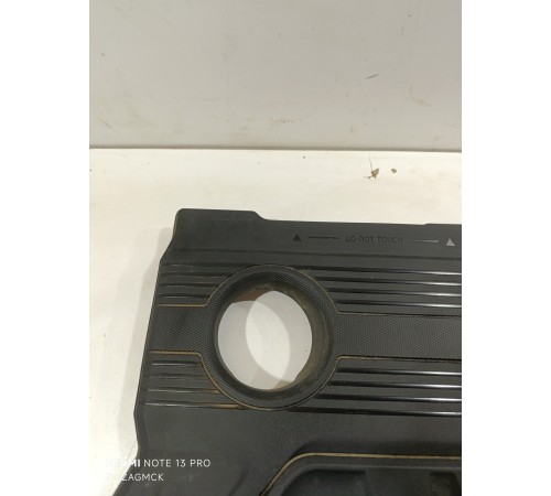 Декоративная крышка двигателя