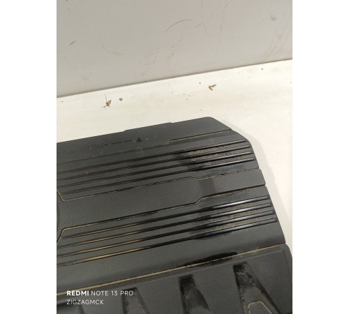 Декоративная крышка двигателя