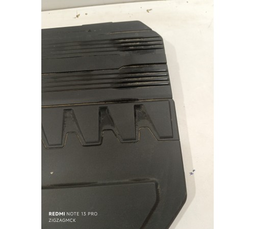 Декоративная крышка двигателя