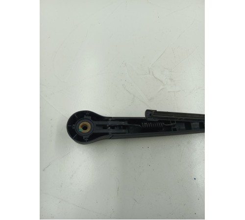 Поводок стеклоочистителя задний