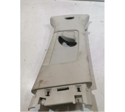 Обшивка центральной стойки правая верхняя