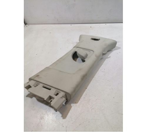 Обшивка центральной стойки правая верхняя