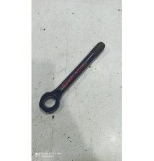 Крюк буксировочный