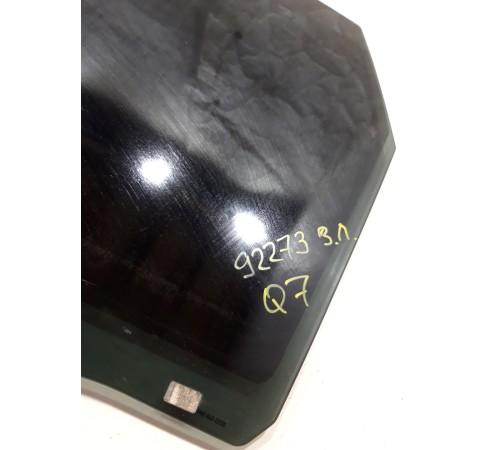 Стекло двери (заднее левое)