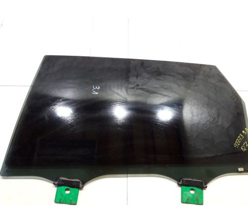 Стекло двери (заднее левое)