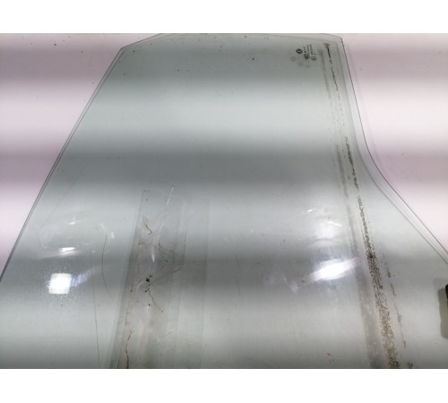 Стекло двери заднее левое