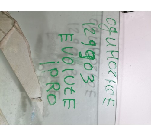 Стекло двери заднее левое