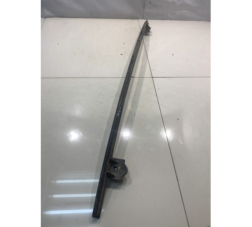 Усилитель переднего бампера