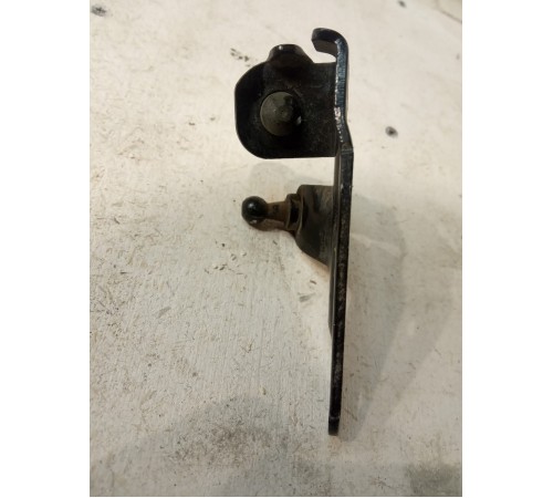 Кронштейн амортизатора крышки багажника правый