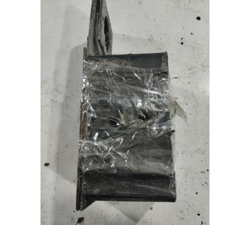 Петля буксировочная правая