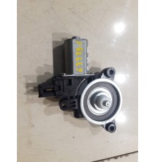 Моторчик стеклоподъемника задний 