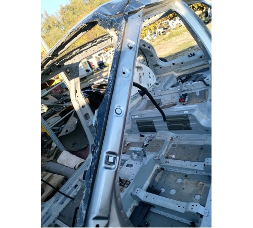 Стойка лобового стекла левая