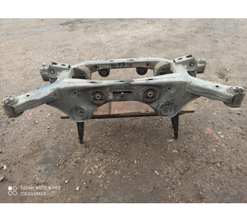 Балка подвески задняя (подрамник)