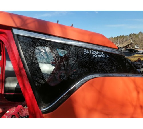 Глухое стекло , форточка заднее левое