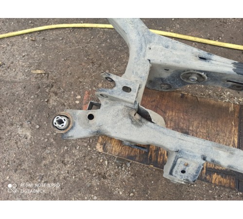 Балка подвески задняя (подрамник)