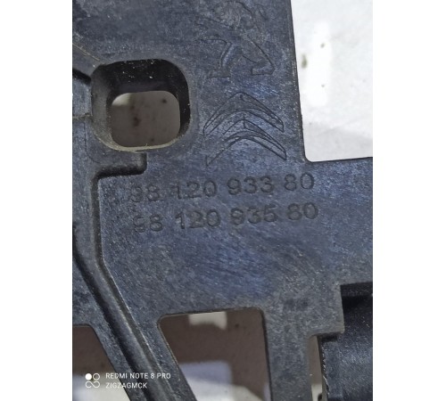 Ручка двери (задняя правая внутренняя)