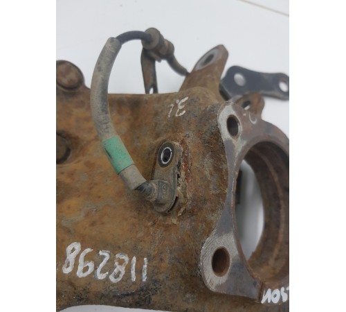 Кулак поворотный задний левый