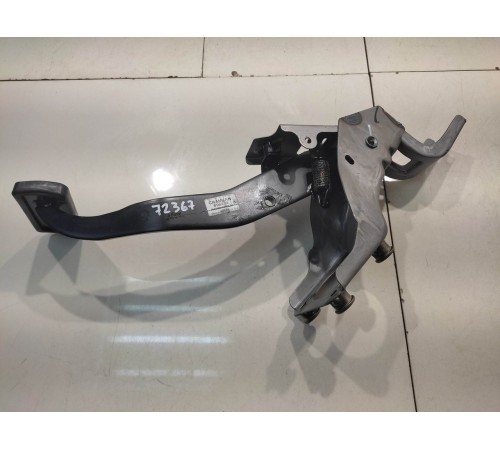 Педаль тормоза/сцепления