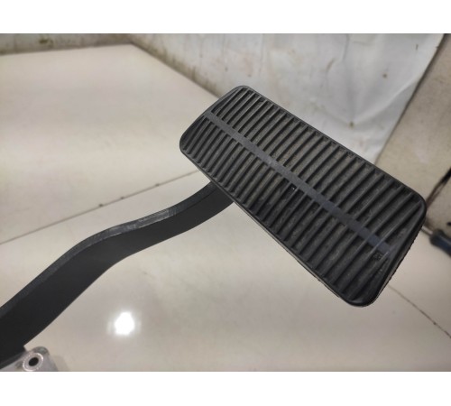 Педаль тормоза/сцепления