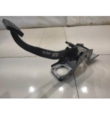 Педаль тормоза/сцепления