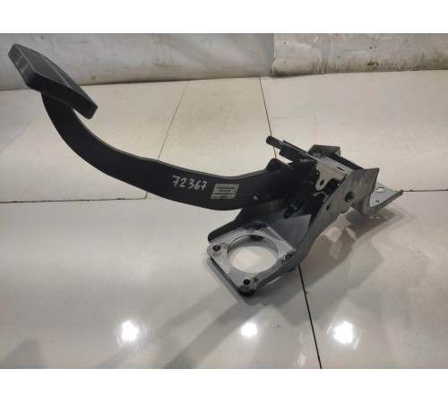 Педаль тормоза/сцепления