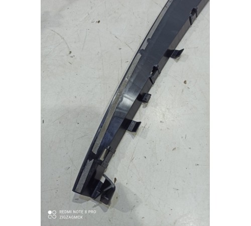 Кронштейн(крепление) уплотнителя двери передний правый