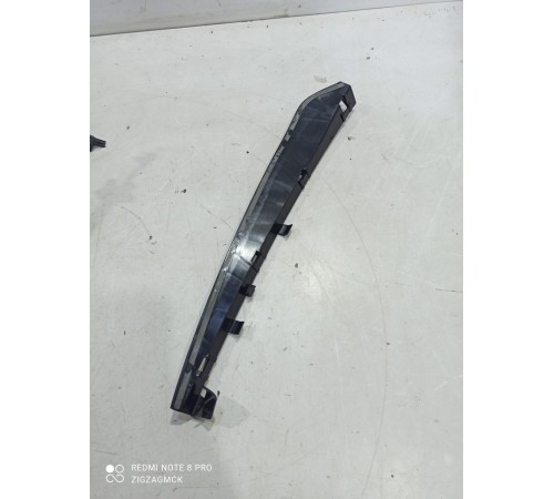 Кронштейн(крепление) уплотнителя двери передний правый