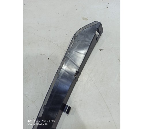 Кронштейн(крепление) уплотнителя двери передний правый