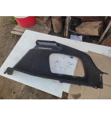 Обшивка багажника (задняя правая)