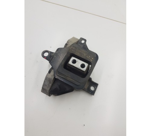 Опора КПП правая