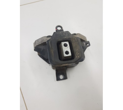 Опора КПП правая