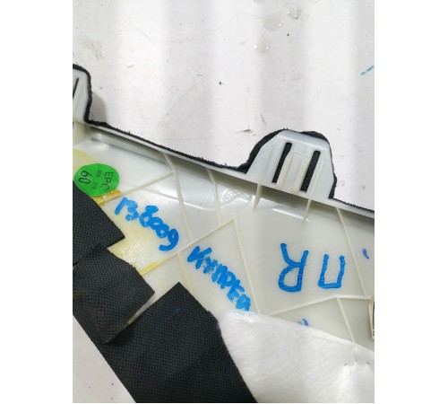 Обшивка стойки лобового стекла правая