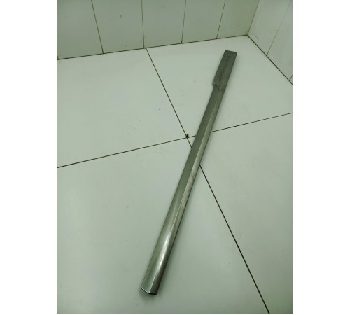 Молдинг двери передний правый