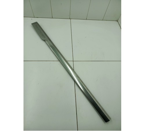 Молдинг двери передний правый