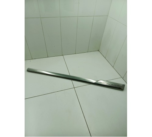 Молдинг двери передний правый