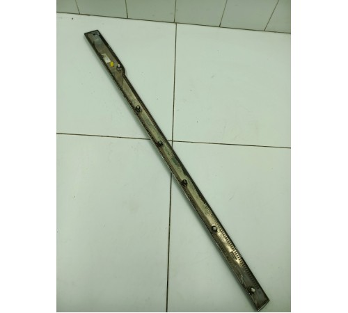 Молдинг двери передний правый