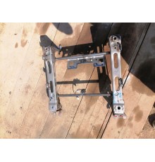 Каркас сиденья передний правый