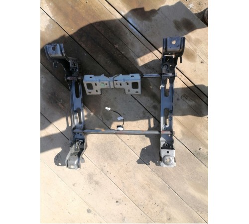 Каркас сиденья передний правый