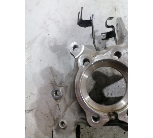 Кулак задний правый, цапфа