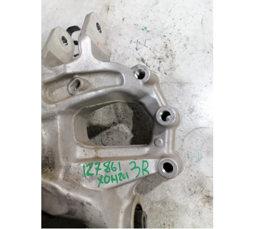 Кулак задний правый, цапфа